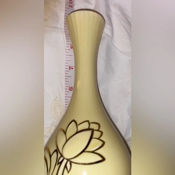 2 Ceramic Vases Between8-10”Used Condition w/24kt Art/Chokin-Beautiful/Different - Picture 9 of 16